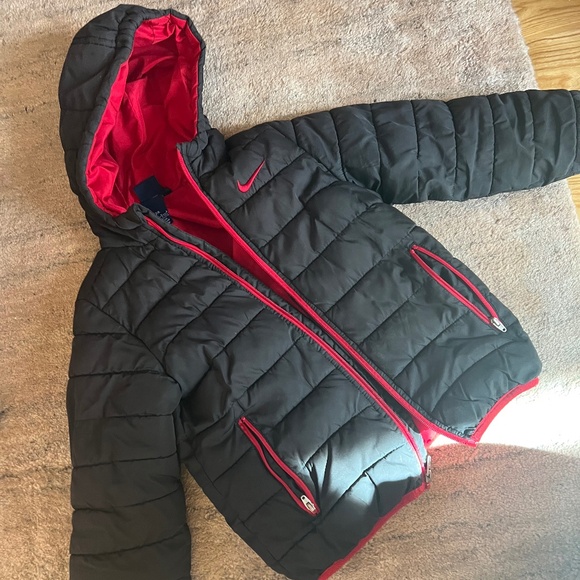 Nike winter jacket 6-7 yrs old child boy - Picture 1 of 2